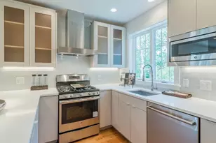 17 Standish St, Cambridge, MA 02138 - Photo 7