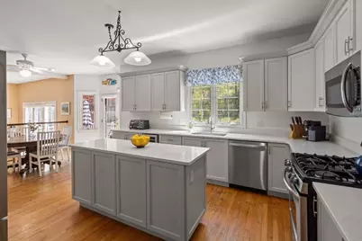 322 Cabot St, Newton, MA 02460 - Photo 5