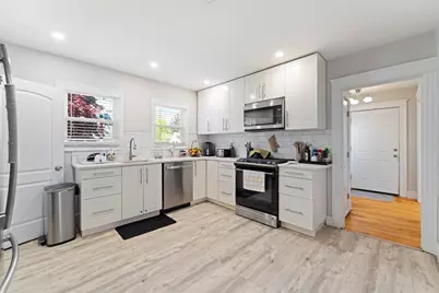 22 Frank St, Worcester, MA 01604 - Photo 9