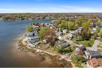 126 Ocean View Ave, Swansea, MA 02777 - Photo 33