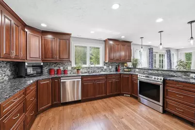 28 Saxon Rd, Worcester, MA 01602 - Photo 11