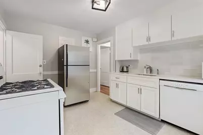 54 Edgecliff Rd #2, Watertown, MA 02472 - Photo 9