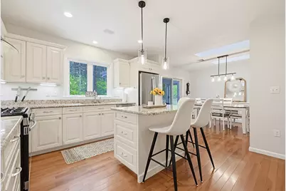 36 Brooks St, Upton, MA 01568 - Photo 9