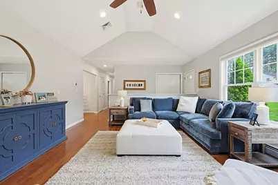 36 Brooks St, Upton, MA 01568 - Photo 5
