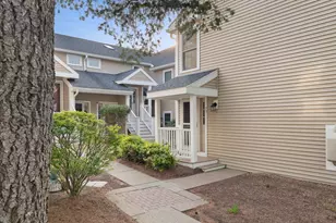 73 Bradford Commons Ln, Braintree, MA 02184 - Photo 1