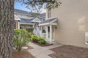 73 Bradford Commons Ln, Braintree, MA 02184 - Photo 1