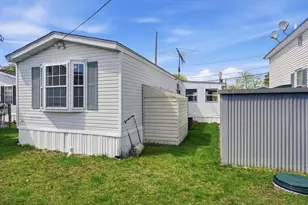 548 Kenyon Ave, Attleboro, MA 02703 - Photo 3