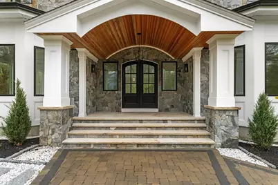 11 Skyline Drive, Wellesley, MA 02482 - Photo 1