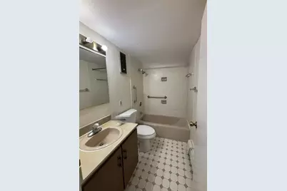 60 Longwood Ave #408, Brookline, MA 02446 - Photo 9