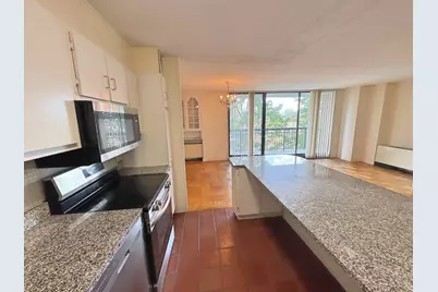 60 Longwood Ave #408, Brookline, MA 02446 - Photo 3