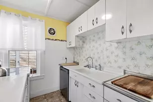 8 1/2 Myrtle Square, Gloucester, MA 01930 - Photo 5