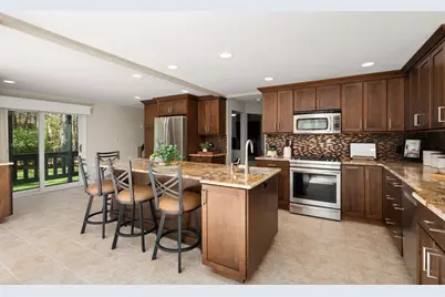 32 Sherborne Cir, Ashland, MA 01721 - Photo 3