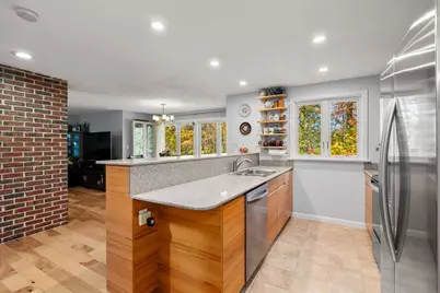 305 Winchester St #D, Newton, MA 02461 - Photo 9