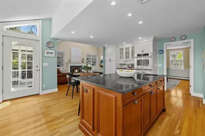 8 Sutton Road, Needham, MA 02492 - Photo 15