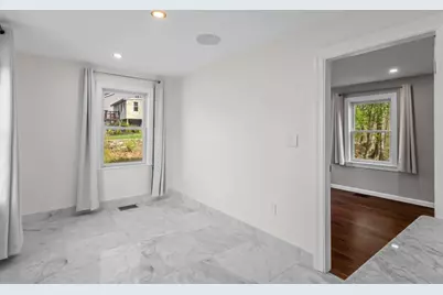 7 Darrow St, Worcester, MA 01606 - Photo 19