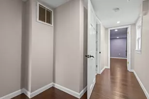 7 Darrow St, Worcester, MA 01606 - Photo 25
