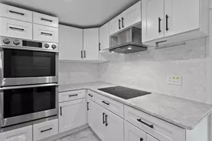 7 Darrow St, Worcester, MA 01606 - Photo 13