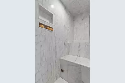 7 Darrow St, Worcester, MA 01606 - Photo 23