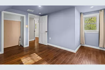 7 Darrow St, Worcester, MA 01606 - Photo 33