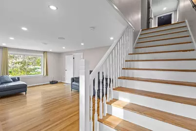 7 Darrow St, Worcester, MA 01606 - Photo 9