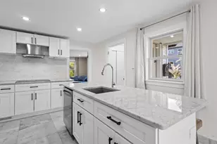 7 Darrow St, Worcester, MA 01606 - Photo 15
