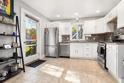 3 Walnut St, Wakefield, MA 01880 - Photo 5