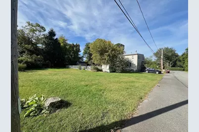 15 Hiram St, Acushnet, MA 02743 - Photo 37