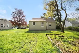 14 Hillside Ave, South Hadley, MA 01075 - Photo 11