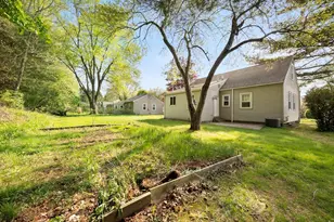 14 Hillside Ave, South Hadley, MA 01075 - Photo 13