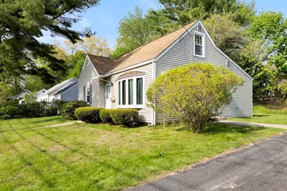 14 Hillside Avenue, South Hadley, MA 01075 - Photo 9
