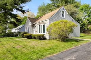14 Hillside Ave, South Hadley, MA 01075 - Photo 9