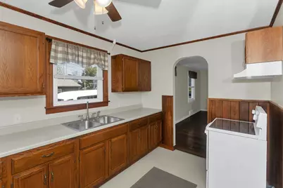 582 Broadway St, Chicopee, MA 01020 - Photo 7