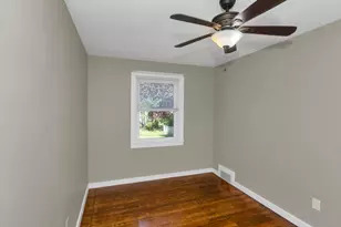 582 Broadway St, Chicopee, MA 01020 - Photo 23