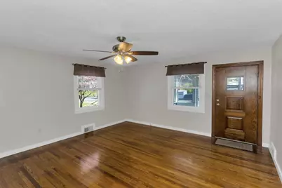 582 Broadway St, Chicopee, MA 01020 - Photo 13