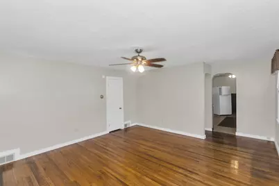 582 Broadway St, Chicopee, MA 01020 - Photo 11