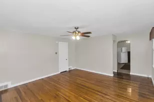 582 Broadway St, Chicopee, MA 01020 - Photo 11