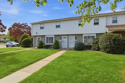 212 Blisswood Village Dr #212, Ludlow, MA 01056 - Photo 1