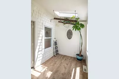 33 Kingsley St, Southbridge, MA 01550 - Photo 3
