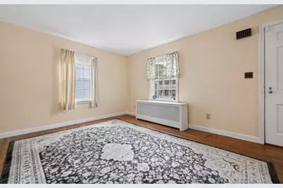 24 Falmouth St, Worcester, MA 01607 - Photo 9
