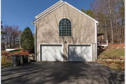17 Foster Ct, Gardner, MA 01440 - Photo 5