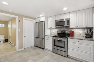 646 Lynn Fells Pkwy, Melrose, MA 02176 - Photo 25
