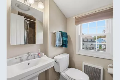 646 Lynn Fells Pkwy, Melrose, MA 02176 - Photo 19