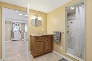 646 Lynn Fells Pkwy, Melrose, MA 02176 - Photo 27