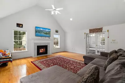 253 Shining Rock Dr, Northbridge, MA 01534 - Photo 3