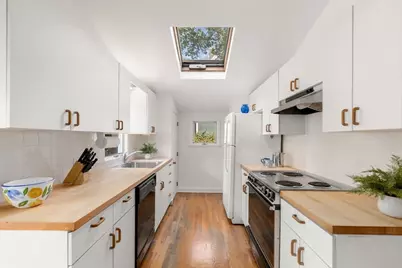69 Hartford #69, Newton, MA 02461 - Photo 5