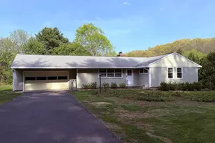 34 Bassett Rd, Holyoke, MA 01040 - Photo 3