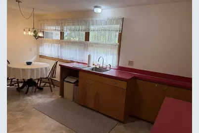 34 Bassett  Road, Holyoke, MA 01040 - Photo 11
