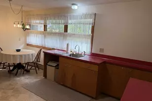 34 Bassett Rd, Holyoke, MA 01040 - Photo 11