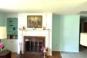34 Bassett Rd, Holyoke, MA 01040 - Photo 9