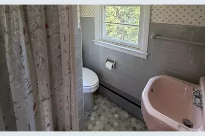 34 Bassett  Road, Holyoke, MA 01040 - Photo 21